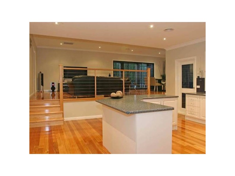 10 Temple-Wood Court, Berwick VIC 3806