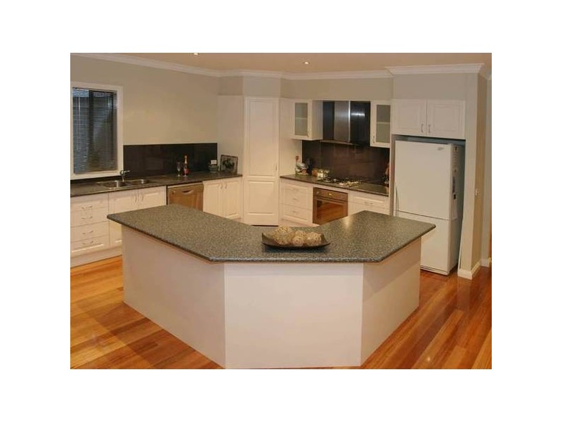 10 Temple-Wood Court, Berwick VIC 3806