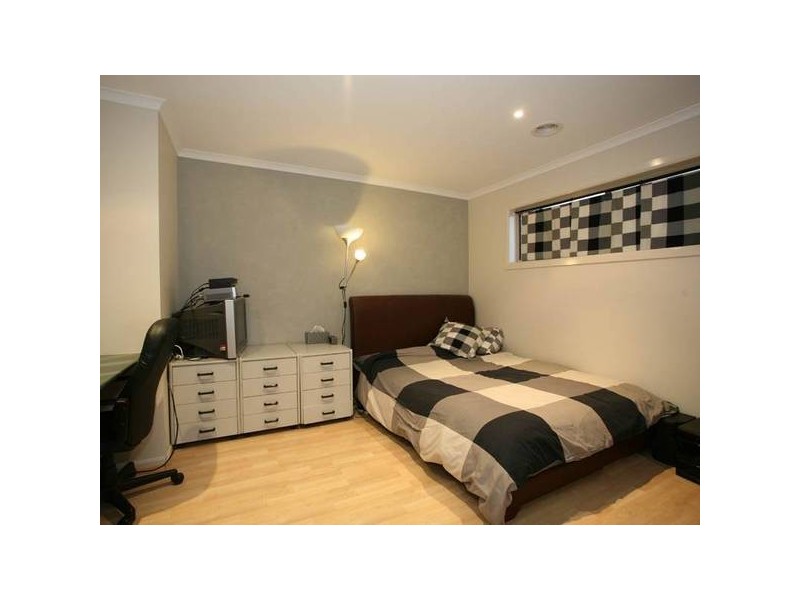 8 Ware Place, Berwick VIC 3806