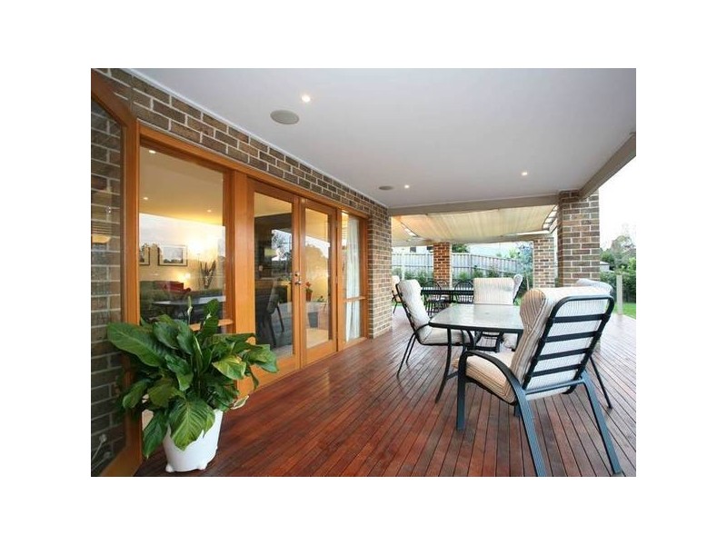 8 Ware Place, Berwick VIC 3806