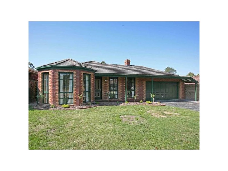 15 Escott Grove, Berwick VIC 3806