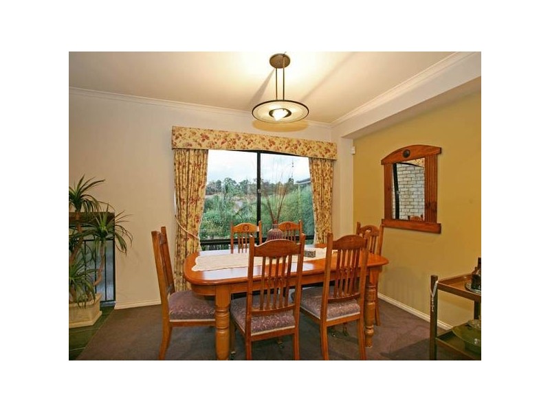 22 Lawrence Drive, Berwick VIC 3806