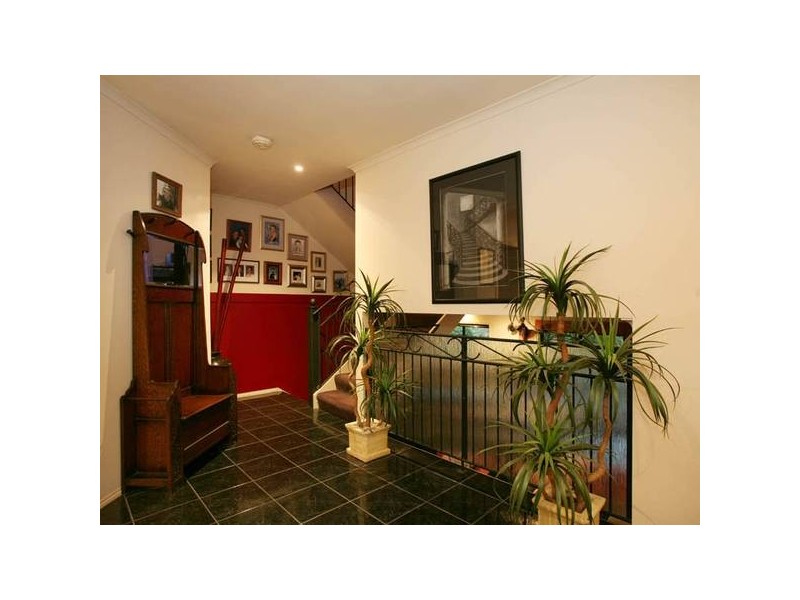 22 Lawrence Drive, Berwick VIC 3806