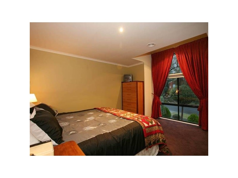 22 Lawrence Drive, Berwick VIC 3806