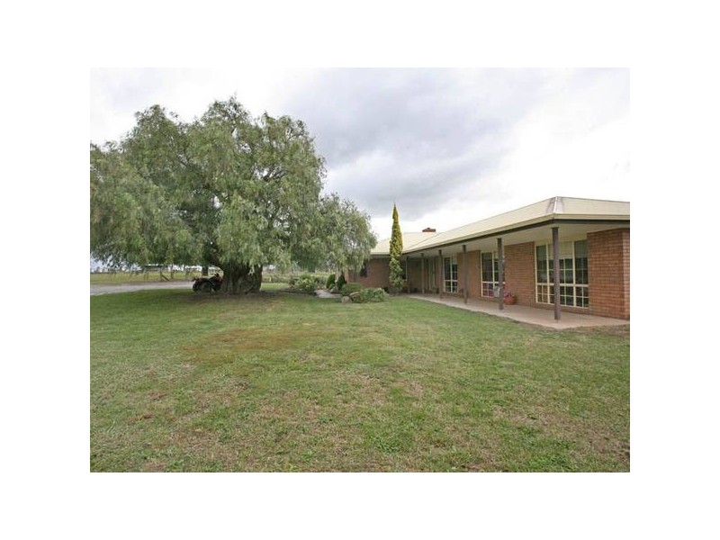 26 Moores Road, Drouin South VIC 3818