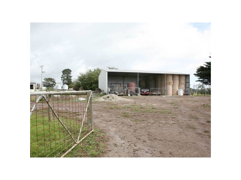 26 Moores Road, Drouin South VIC 3818