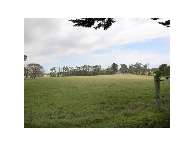 26 Moores Road, Drouin South VIC 3818