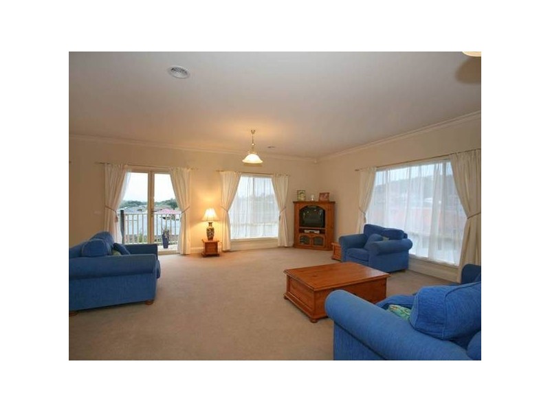 9 Whitaker Place, Beaconsfield VIC 3807