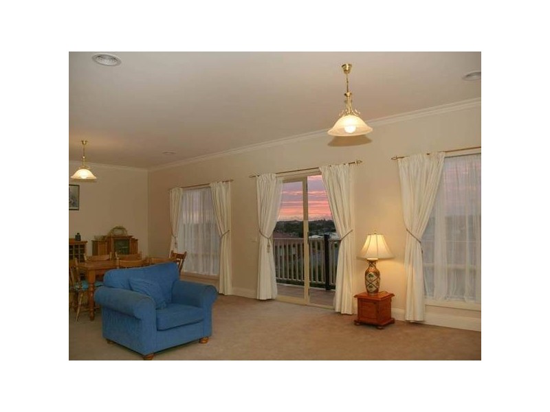 9 Whitaker Place, Beaconsfield VIC 3807