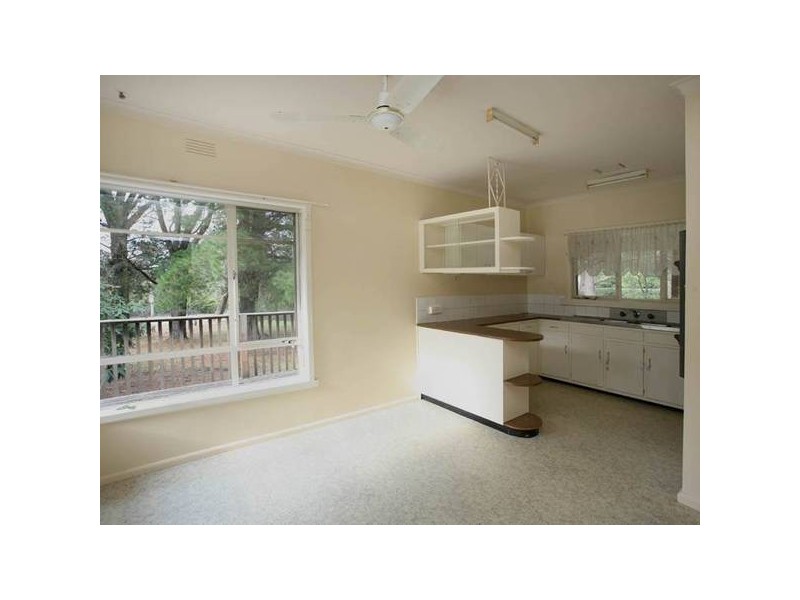 13 Burton Road, Beaconsfield Upper VIC 3808