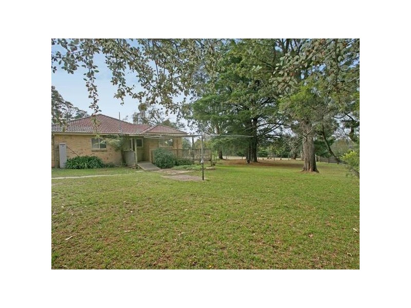 13 Burton Road, Beaconsfield Upper VIC 3808