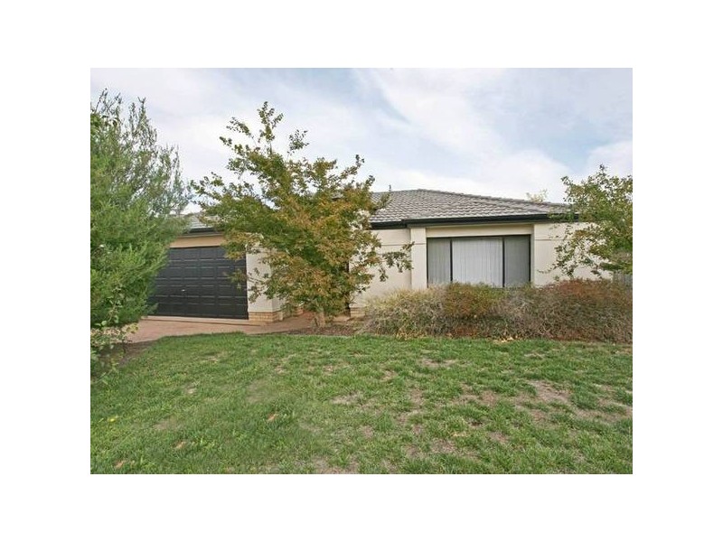 40 Fieldstone Boulevard, Beaconsfield VIC 3807