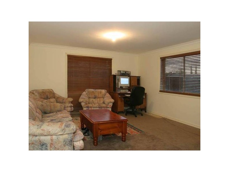 13 Riviera Drive, Berwick VIC 3806