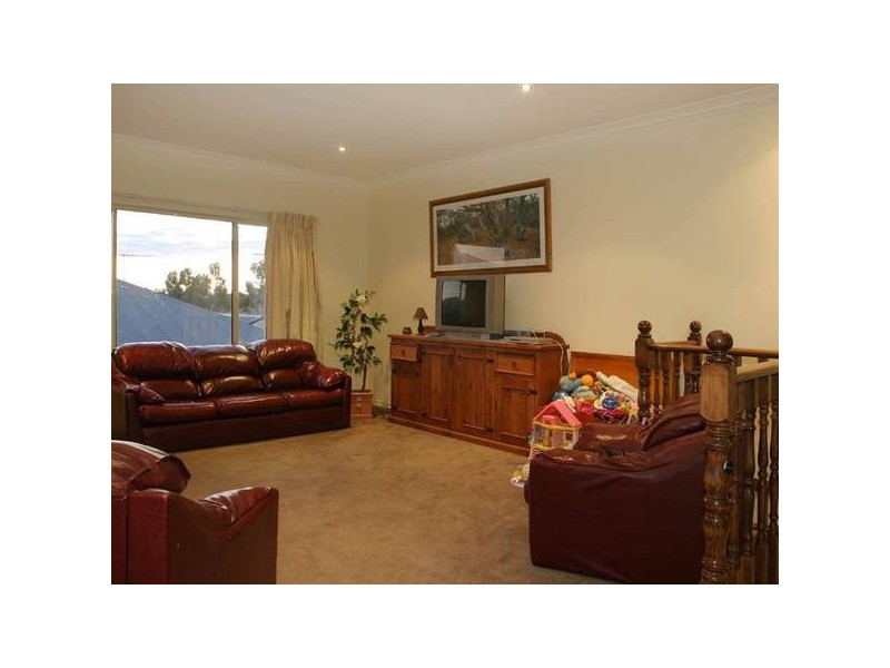 13 Riviera Drive, Berwick VIC 3806