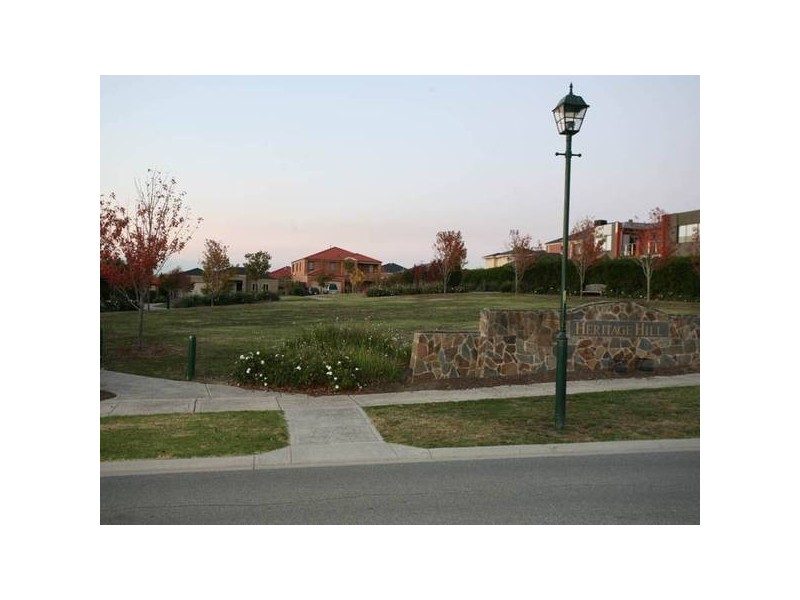 5 Loxley Boulevard, Narre Warren South VIC 3805
