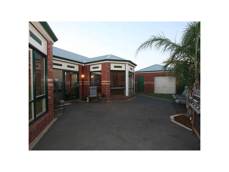 5 Loxley Boulevard, Narre Warren South VIC 3805
