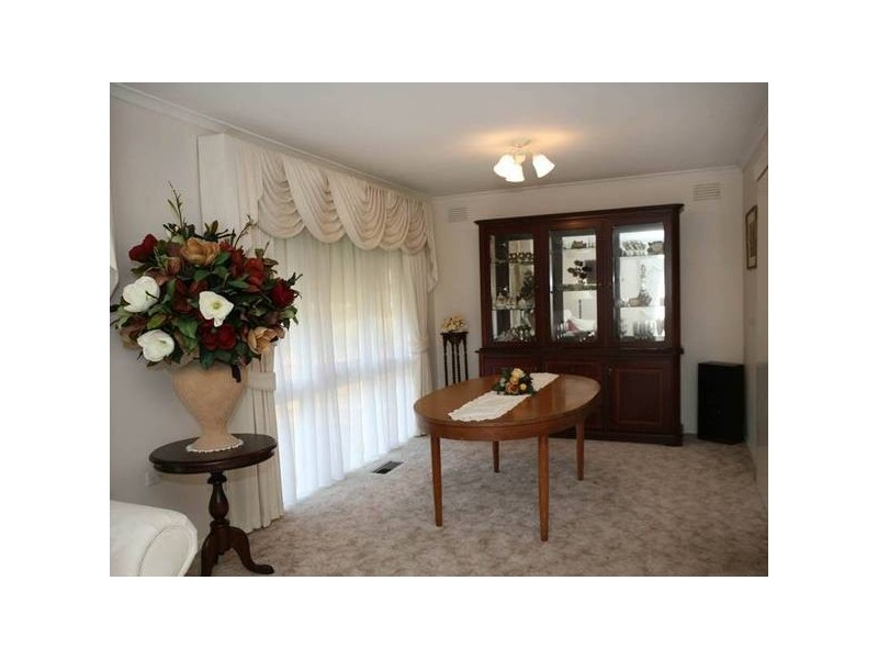 2 Greystoke Court, Berwick VIC 3806