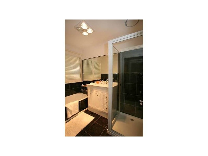 2 Greystoke Court, Berwick VIC 3806