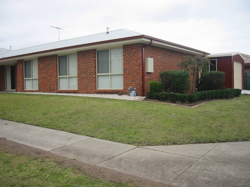 4 Godwin Avenue, Narre Warren VIC 3805