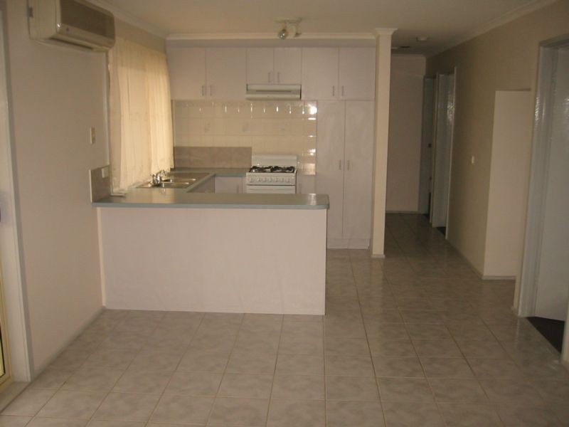 4 Godwin Avenue, Narre Warren VIC 3805