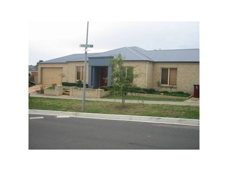 1 Lena Court, Berwick VIC 3806