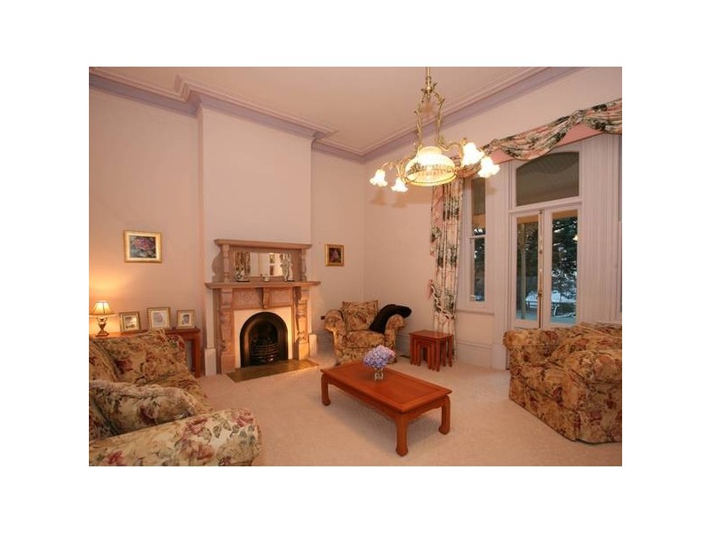 137 Harkaway Road, Berwick VIC 3806