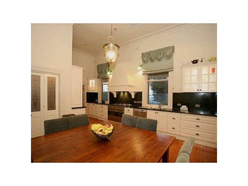 137 Harkaway Road, Berwick VIC 3806