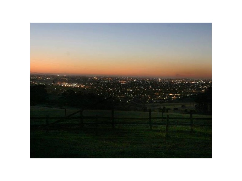 137 Harkaway Road, Berwick VIC 3806