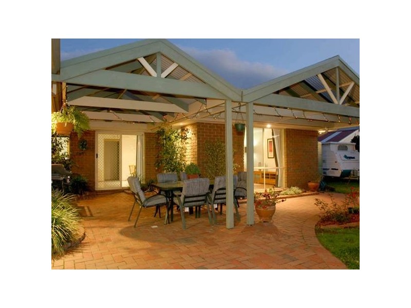 7 Scarborough Drive, Narre Warren South VIC 3805