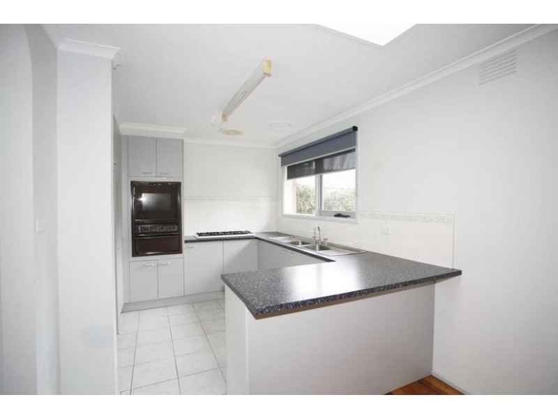 15 Greenlaw Crescent, Berwick VIC 3806