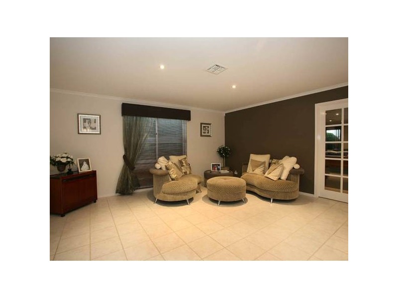 3 Abbey Dale Court, Berwick VIC 3806