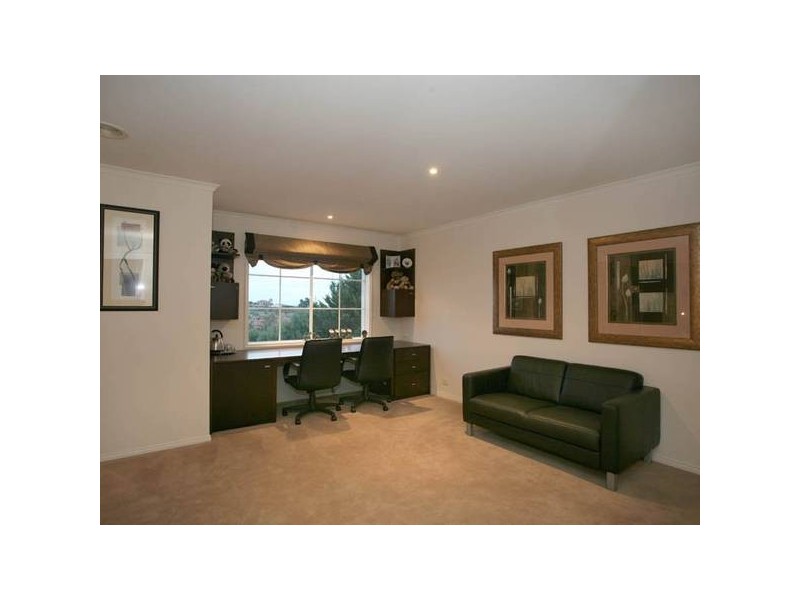 3 Abbey Dale Court, Berwick VIC 3806