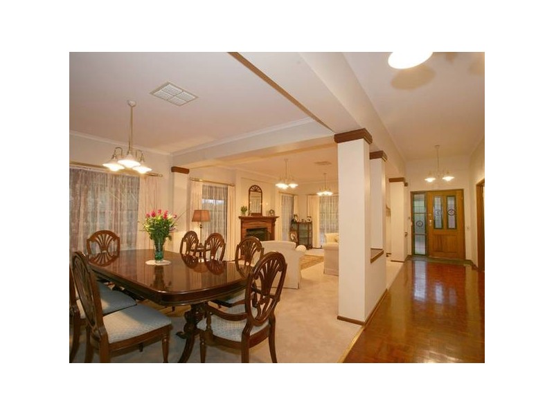 13 Eve Close, Narre Warren South VIC 3805