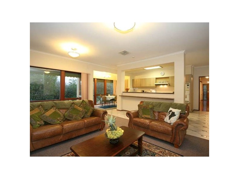 13 Eve Close, Narre Warren South VIC 3805