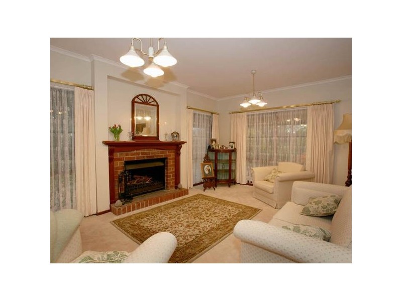 13 Eve Close, Narre Warren South VIC 3805