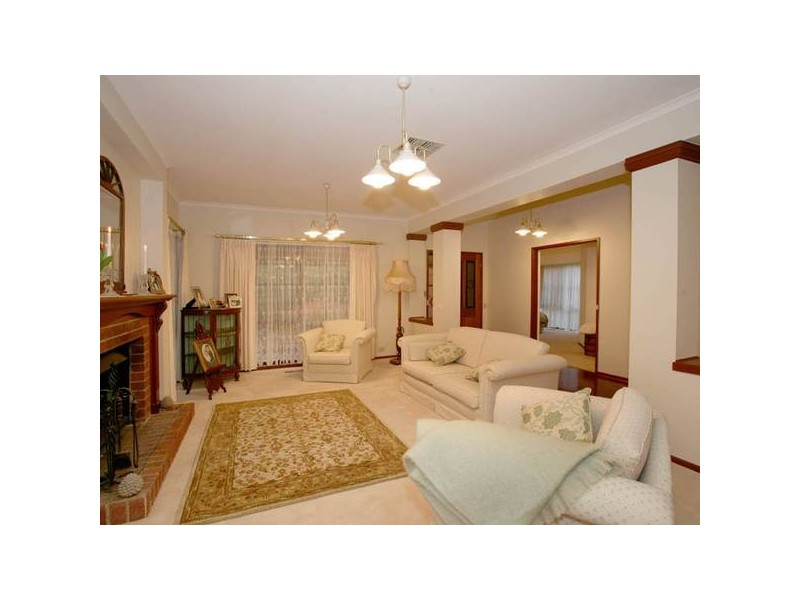 13 Eve Close, Narre Warren South VIC 3805