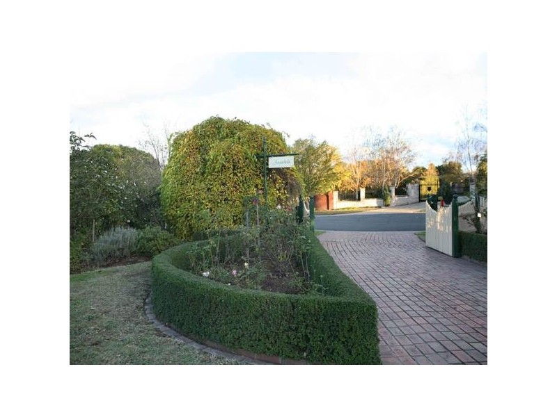 13 Eve Close, Narre Warren South VIC 3805