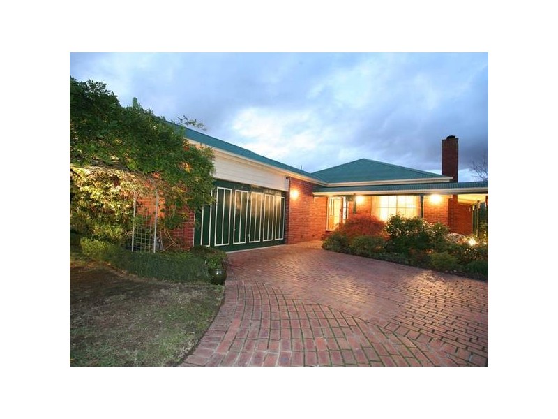 13 Eve Close, Narre Warren South VIC 3805