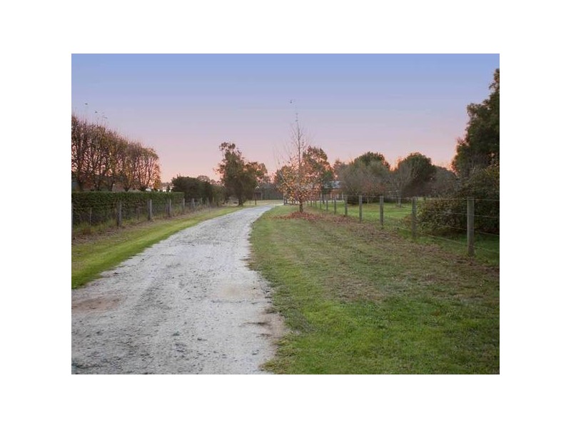 82 Brunt Road, Beaconsfield VIC 3807