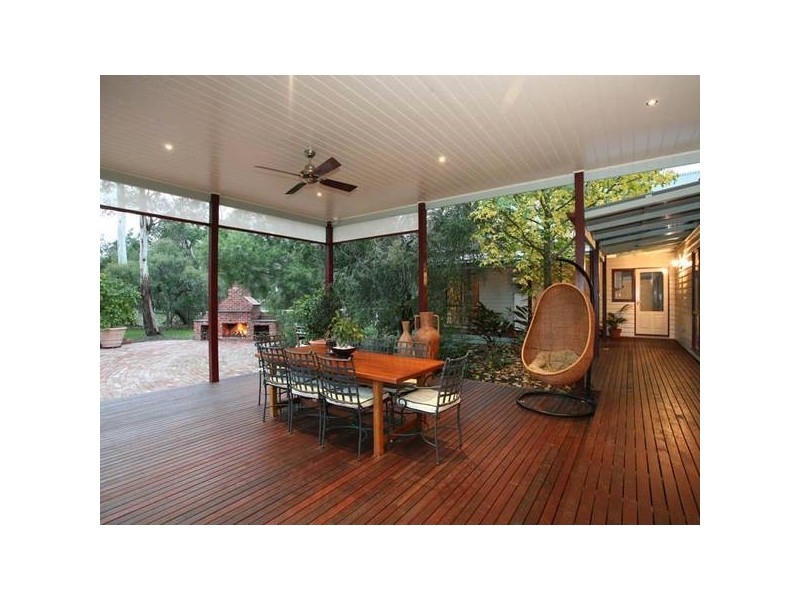 5 Desmond Court, Beaconsfield VIC 3807