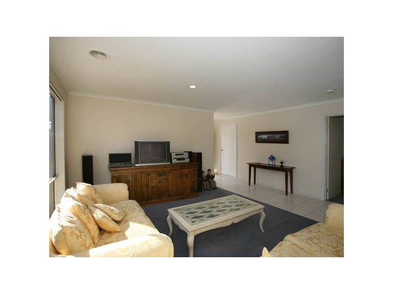 31 Tantallon Boulevard, Beaconsfield VIC 3807