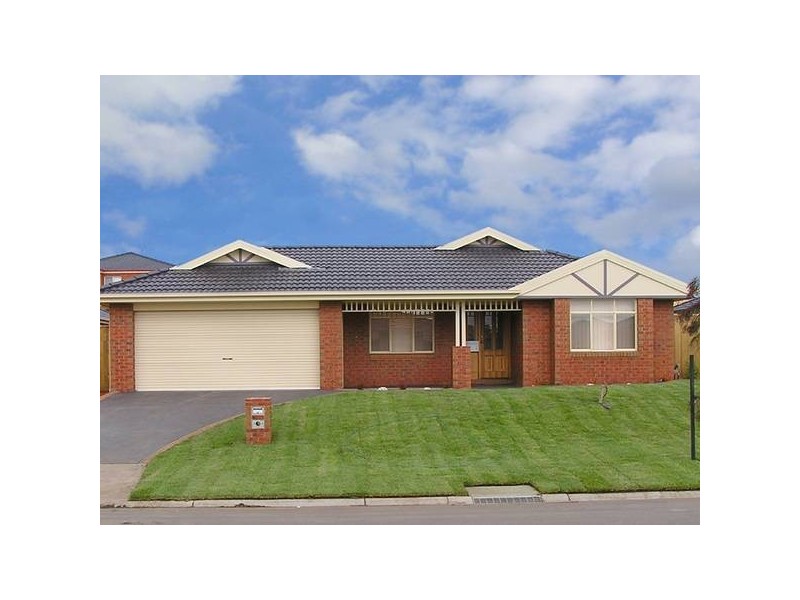 34 Eucumbene Drive, Berwick VIC 3806
