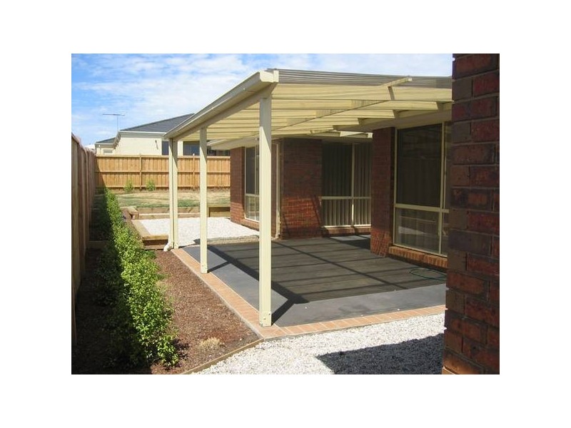 34 Eucumbene Drive, Berwick VIC 3806