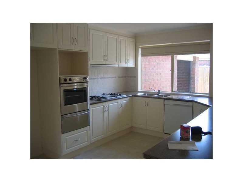 34 Eucumbene Drive, Berwick VIC 3806