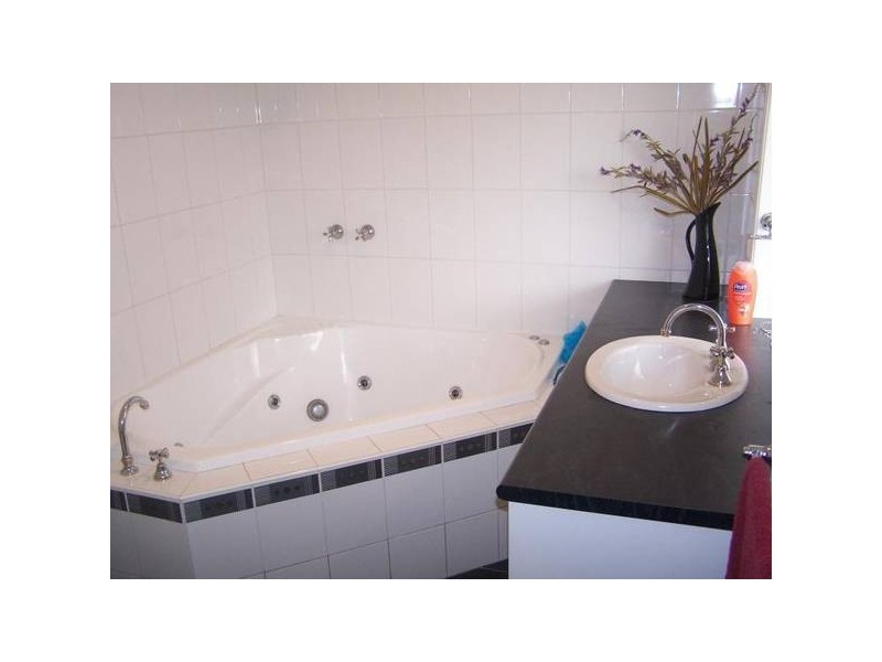 53 Valley Fair Drive, Narre Warren VIC 3805