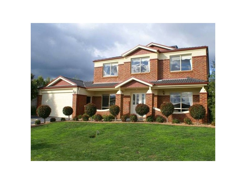 25 Nightingale Crescent, Berwick VIC 3806