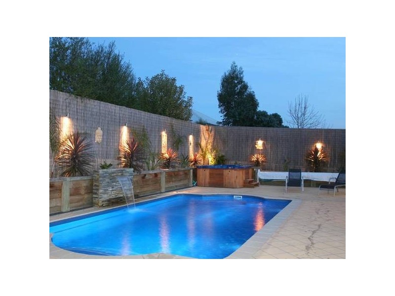 25 Nightingale Crescent, Berwick VIC 3806