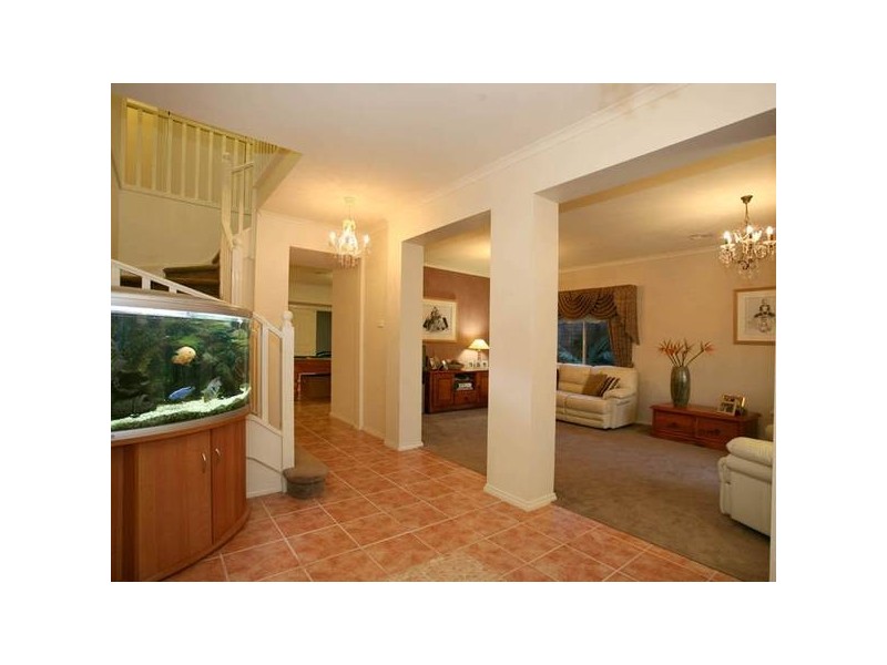 25 Nightingale Crescent, Berwick VIC 3806