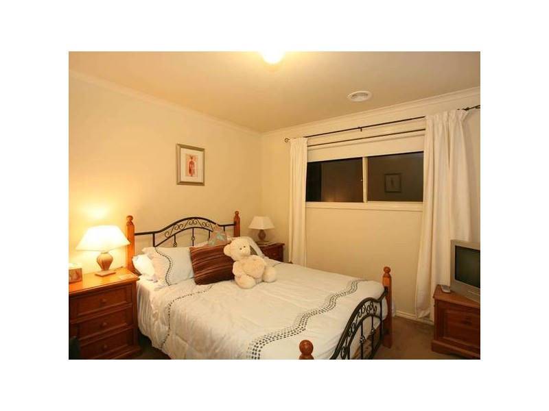 25 Nightingale Crescent, Berwick VIC 3806