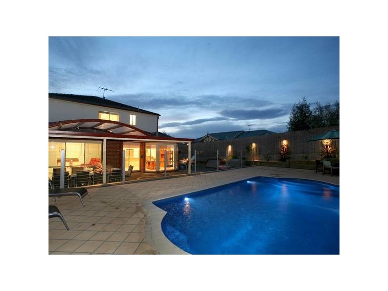 25 Nightingale Crescent, Berwick VIC 3806